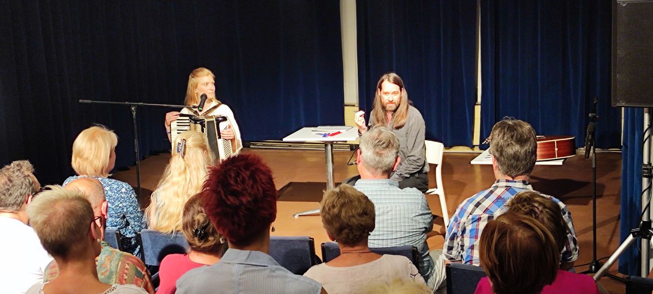 Irodalom és jazz az SZKKK-ban bent és kint